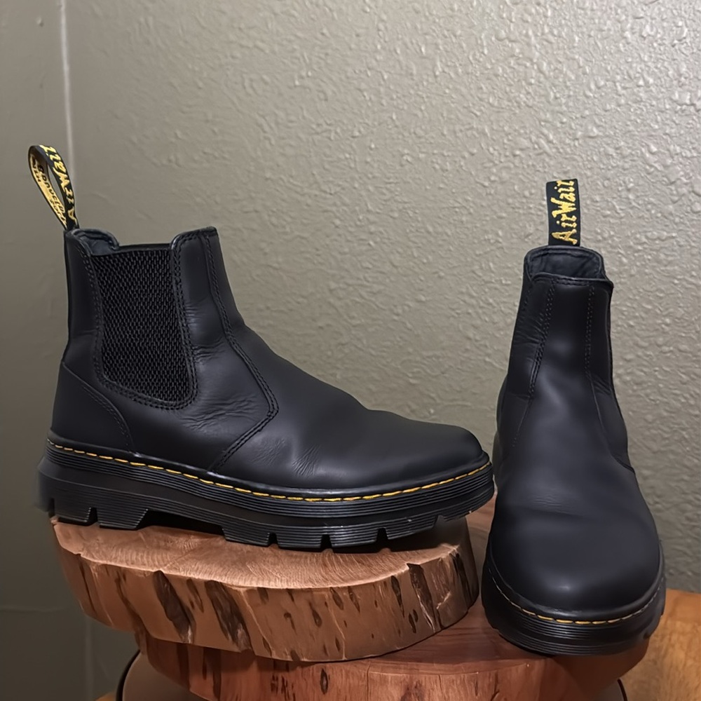 DR MARTENS EMBURY LEATHER CHESEA BOOTS - Picture 4 of 15